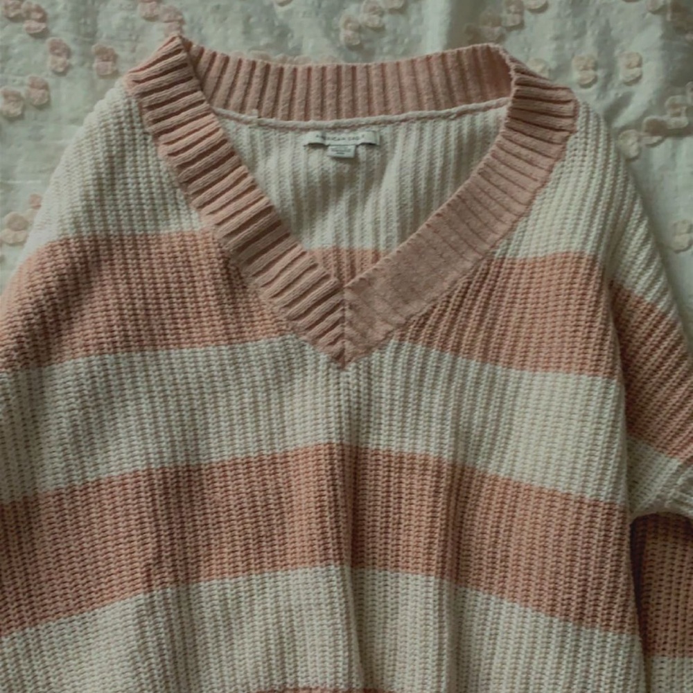 white/pink american eagle stripped v-neck sweater